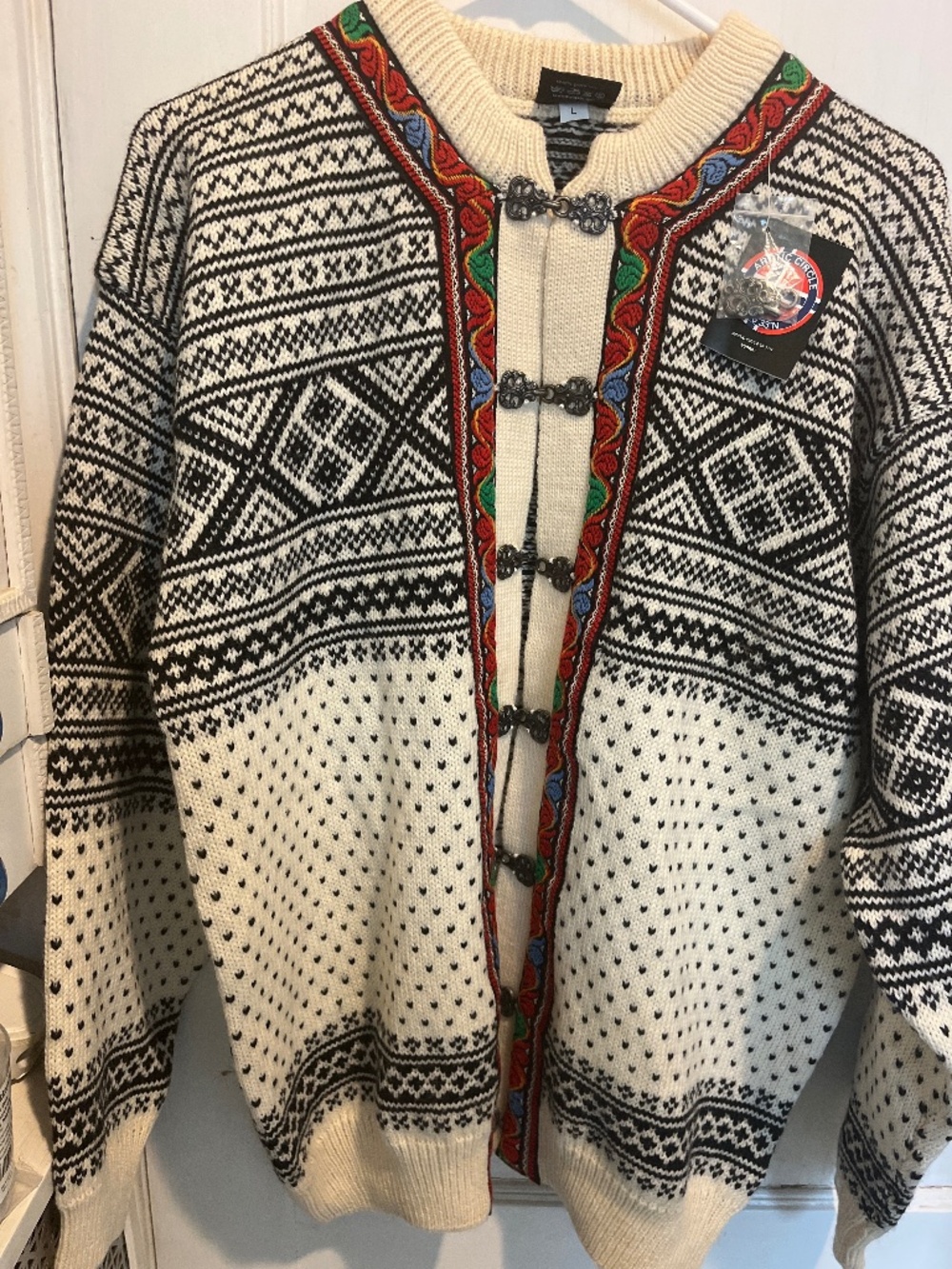 Arctic Circle 66’ 33’ wool unisex cardigan